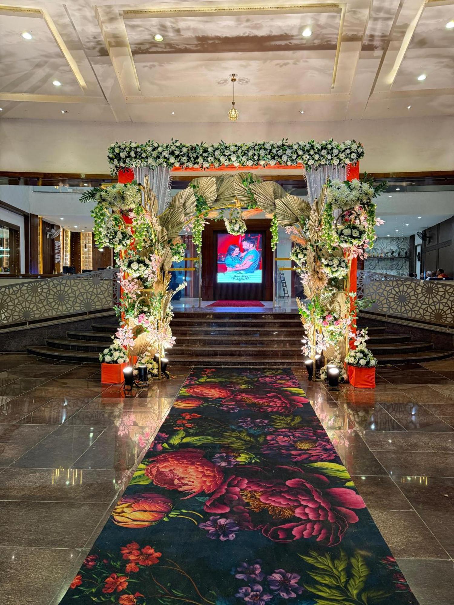 Hotel Emperor Paradise Bilāspur Buitenkant foto
